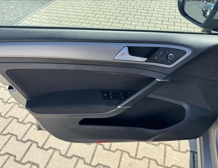 Volkswagen Golf 18