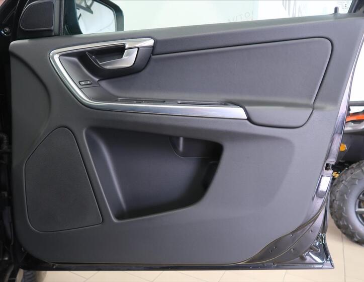 Volvo XC60 11