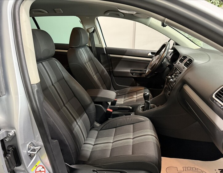 Volkswagen Golf 21