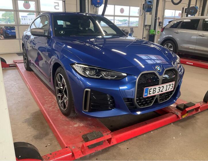 BMW i4 2