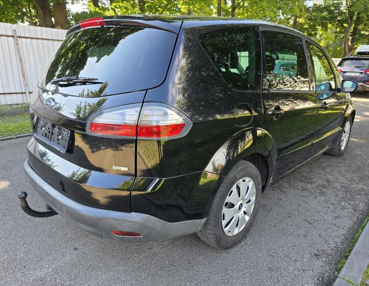 Ford S-MAX 6