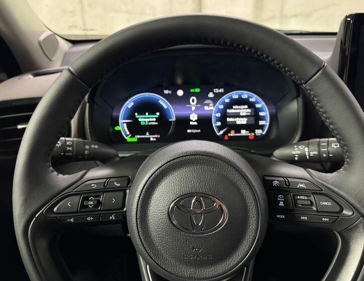 Toyota Yaris Cross 15