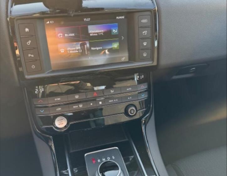 Jaguar XE 5