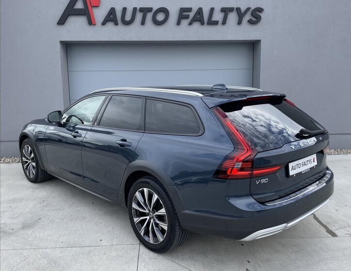 Volvo V90 5