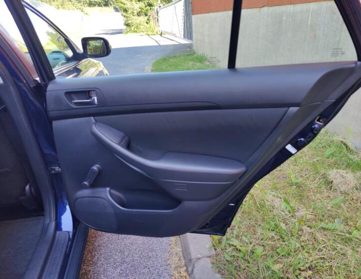 Toyota Avensis 18