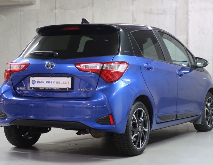 Toyota Yaris 5