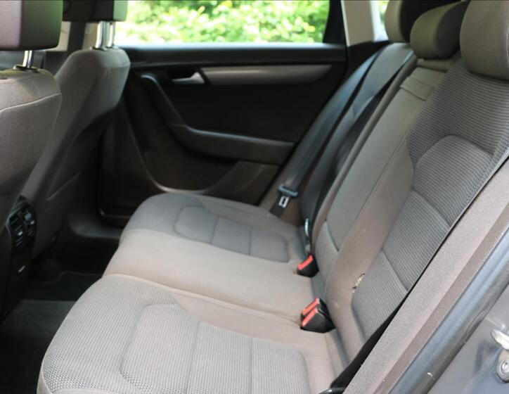 Volkswagen Passat 37
