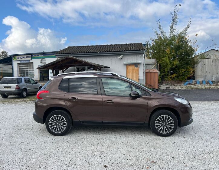 Peugeot 2008 8