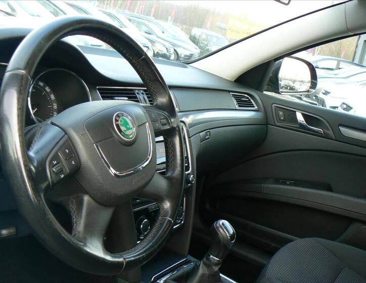 Škoda Superb 10