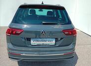 Volkswagen Tiguan 8