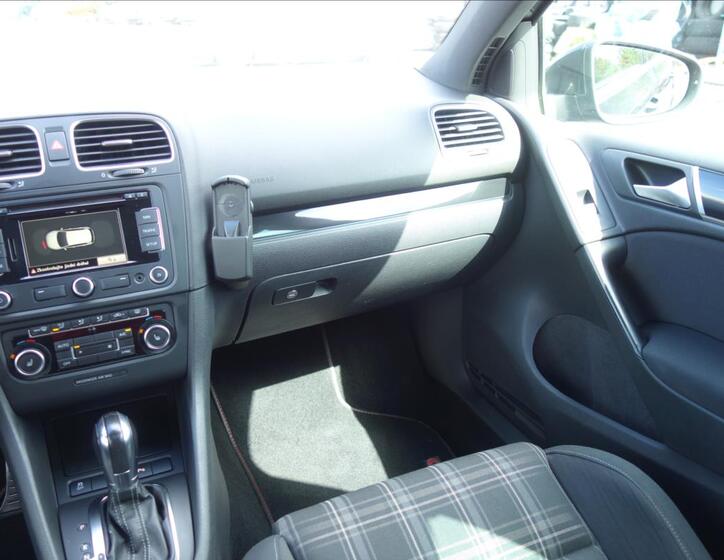 Volkswagen Golf 20