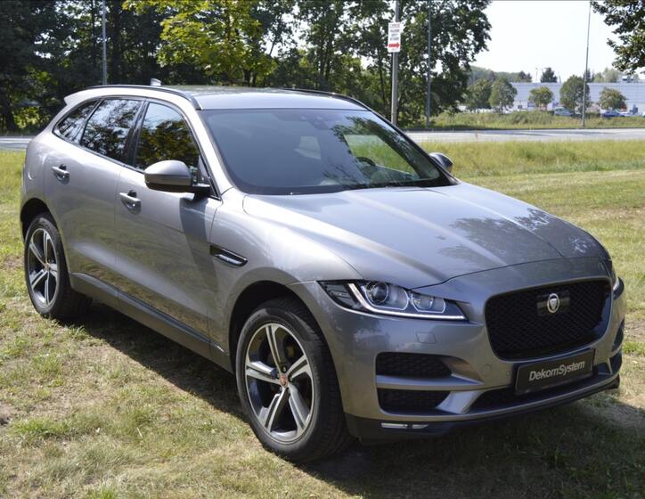Jaguar F-Pace 3