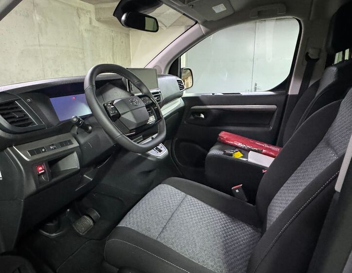 Toyota ProAce Verso 9