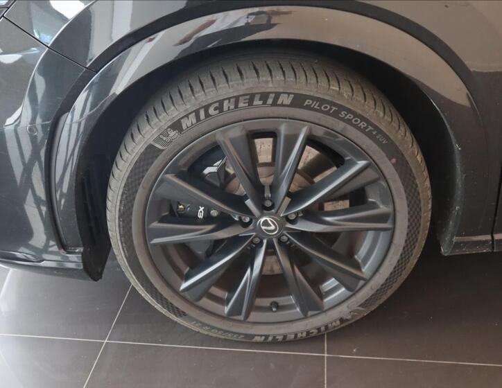 Lexus RX 500h 5