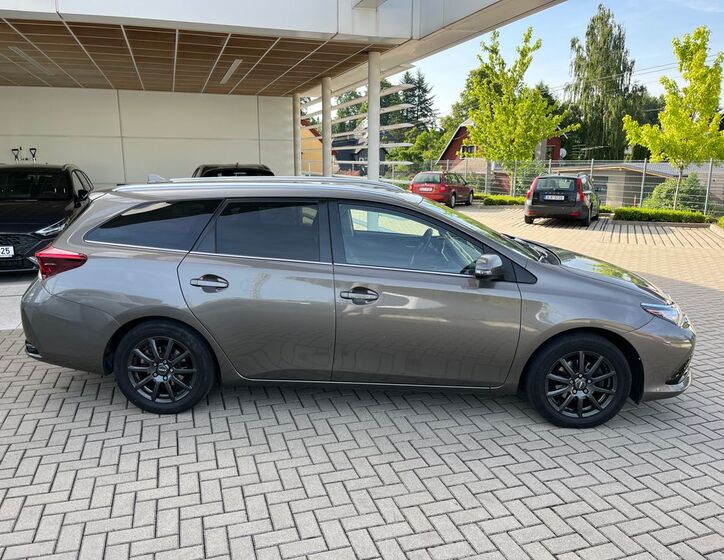 Toyota Auris 7