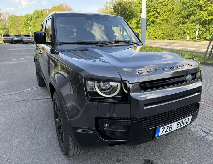 Land Rover Defender 5