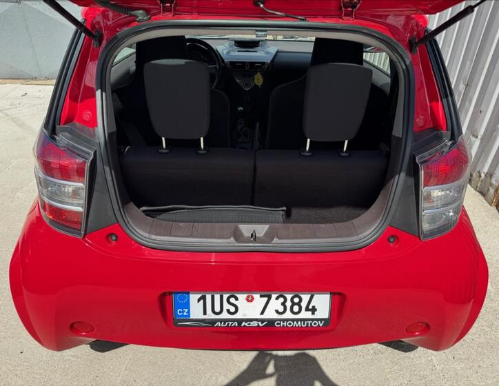 Toyota iQ 8
