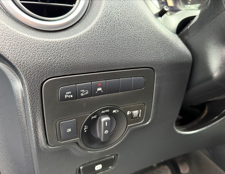 Mercedes-Benz Vito 18