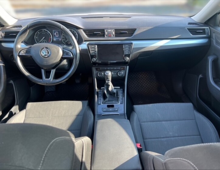 Škoda Superb 9