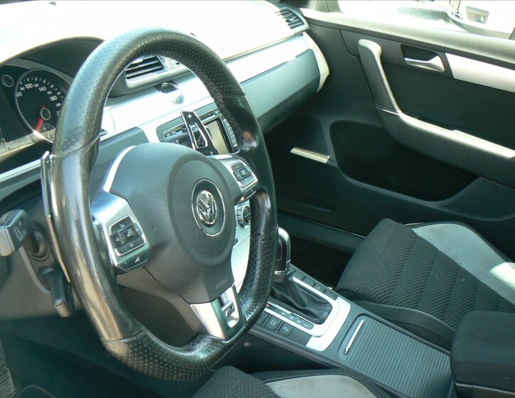 Volkswagen Passat 10