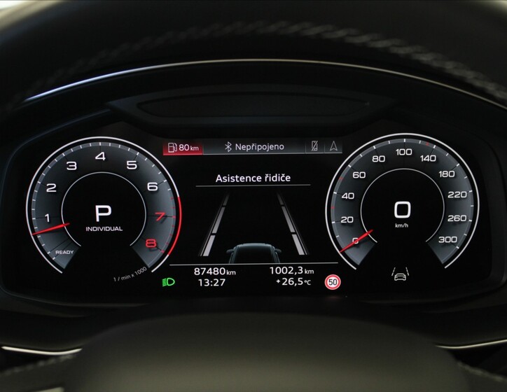 Audi Q8 34