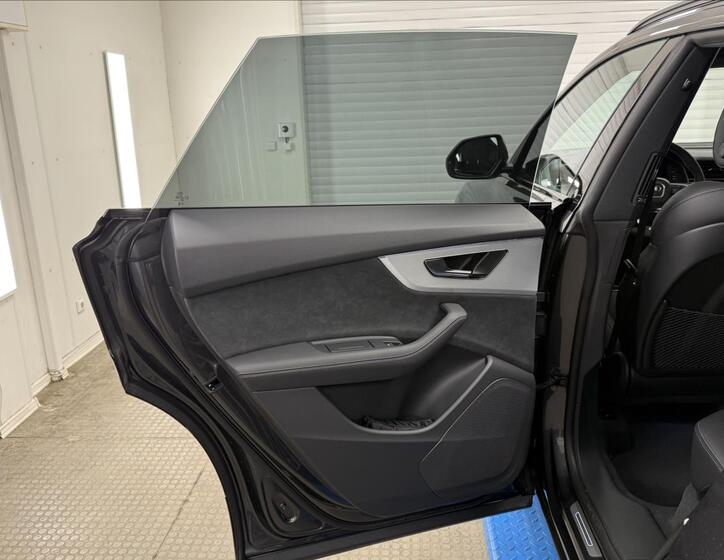 Audi Q8 34