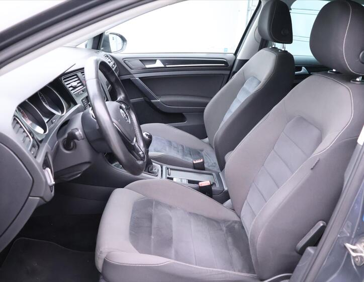 Volkswagen Golf 10
