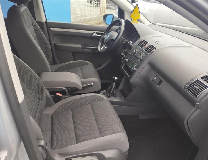 Volkswagen Touran 8