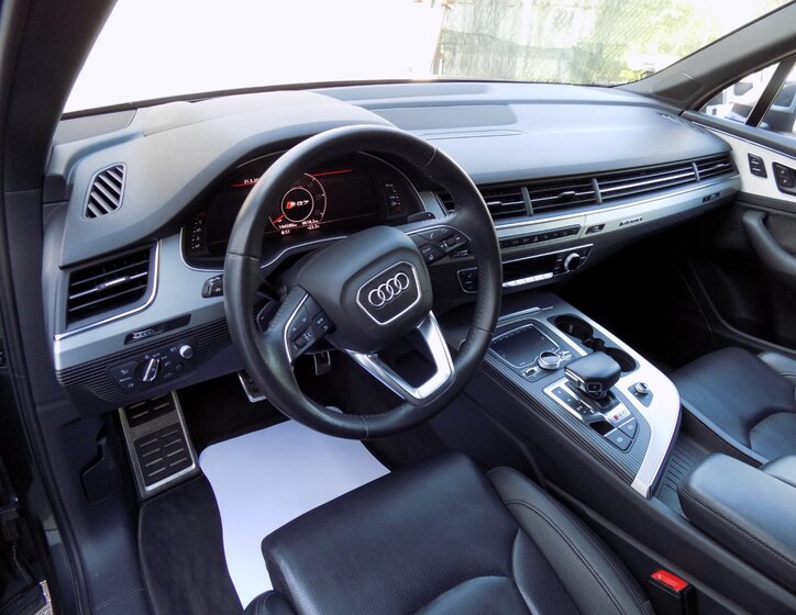 Audi SQ7 13