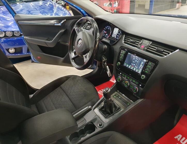 Škoda Octavia 16
