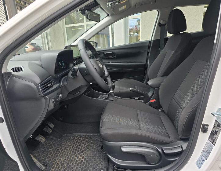 Hyundai i20 10