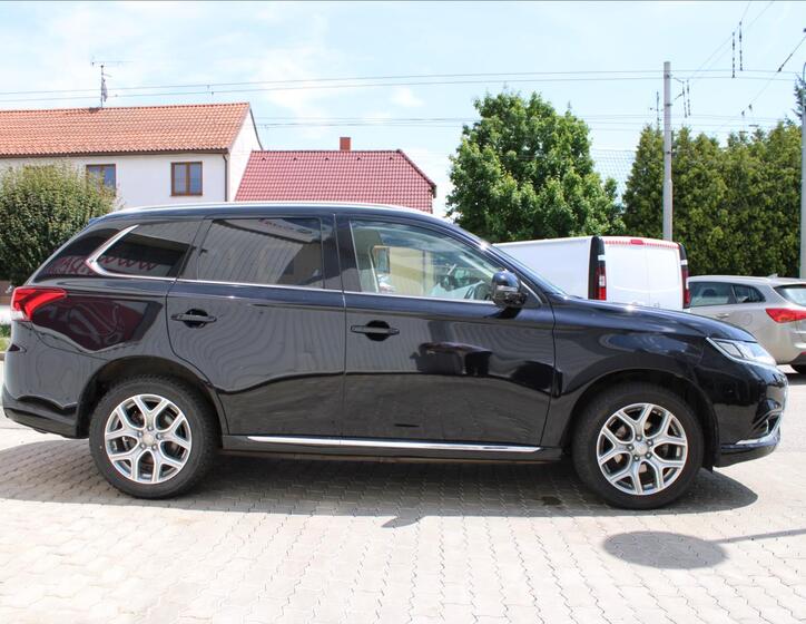 Mitsubishi Outlander 3