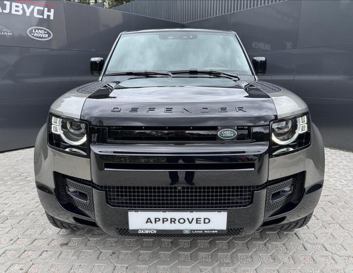Land Rover Defender 4