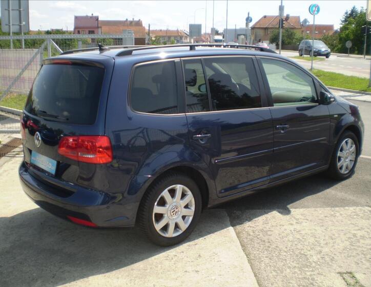 Volkswagen Touran 6