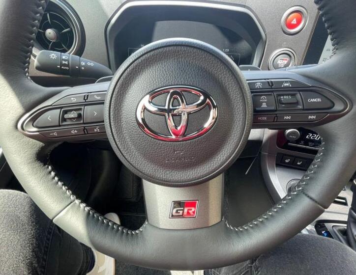 Toyota GR Yaris 16