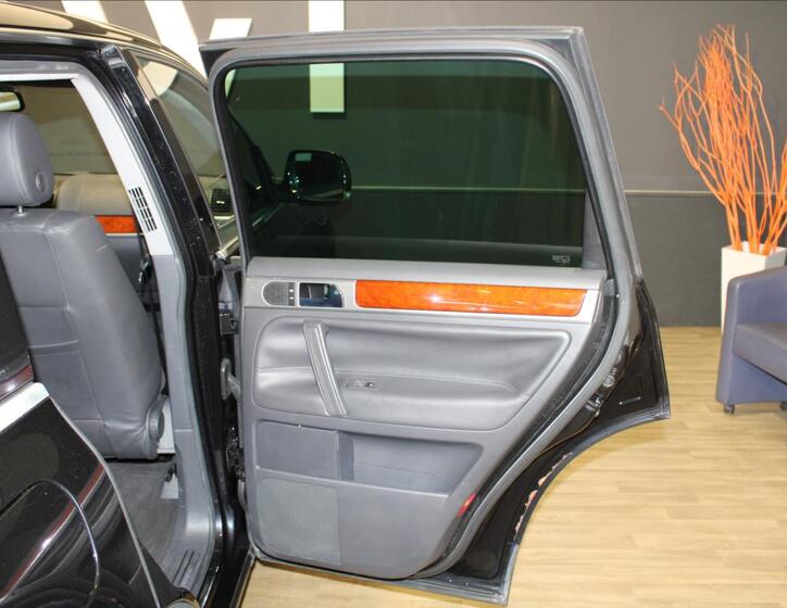 Volkswagen Touareg 19
