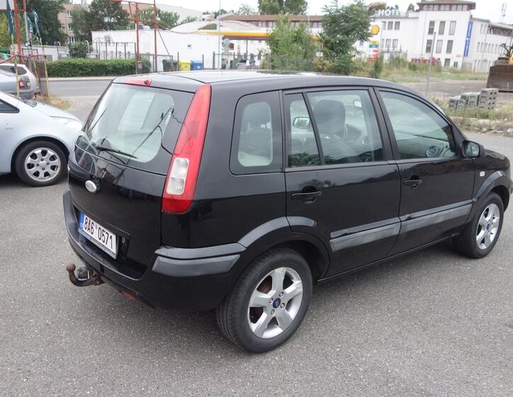 Ford Fusion 6