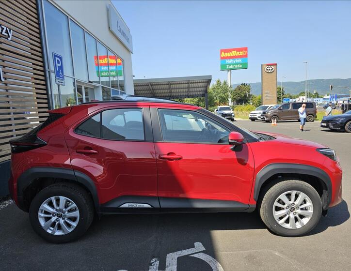Toyota Yaris Cross 12