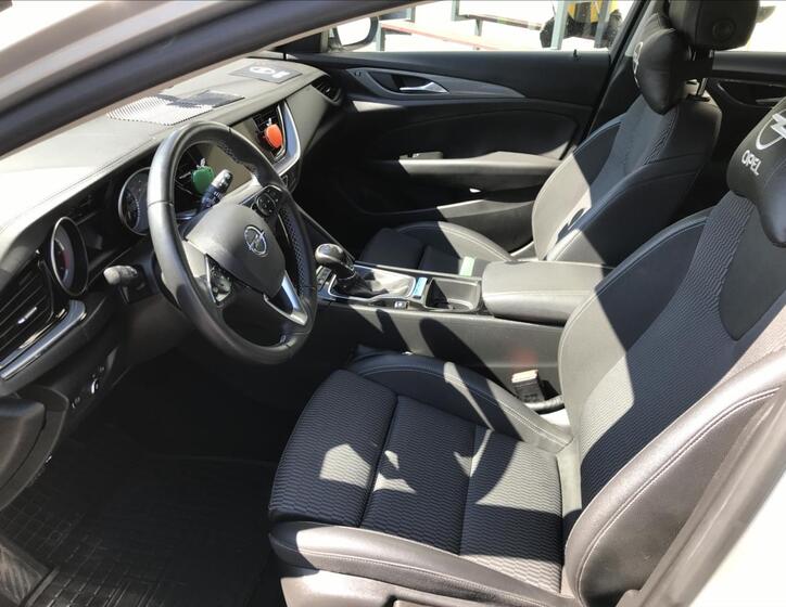 Opel Insignia 11