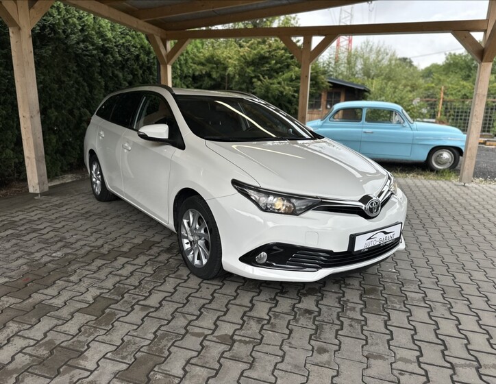 Toyota Auris 2