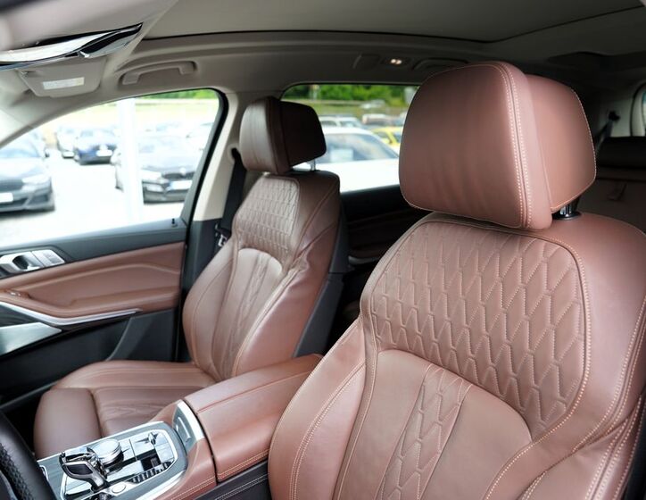 BMW X7 25