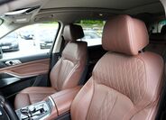 BMW X7 25