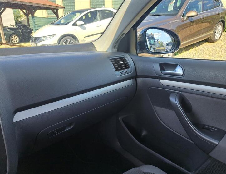 Volkswagen Golf 23