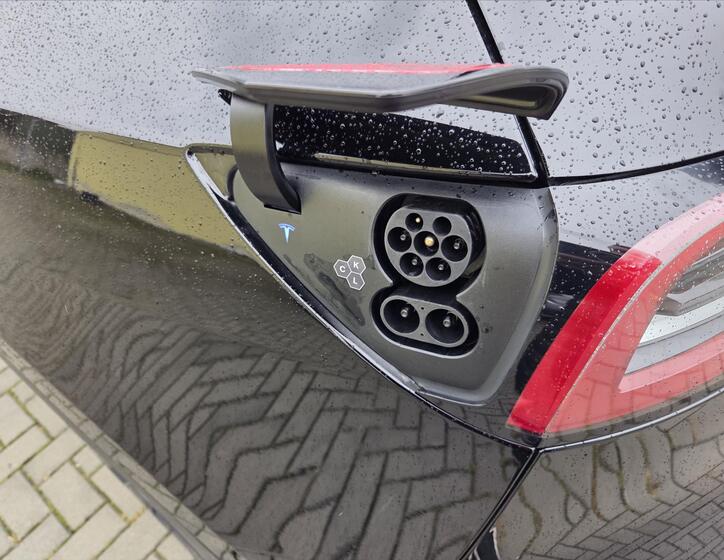 Tesla Model Y 17