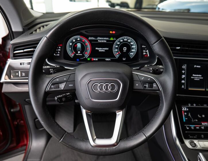 Audi Q7 6
