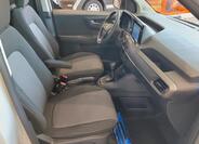 Ford Transit Courier 13
