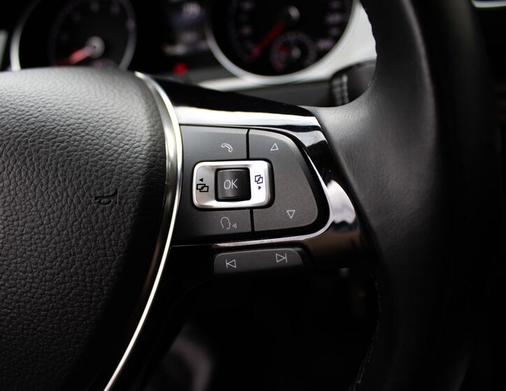 Volkswagen Golf 13