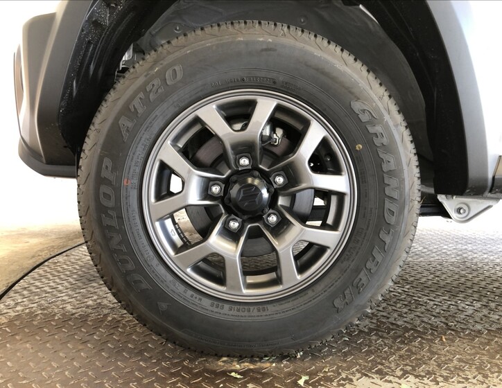 Suzuki Jimny 26