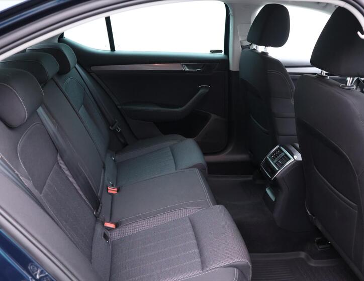 Škoda Superb 14
