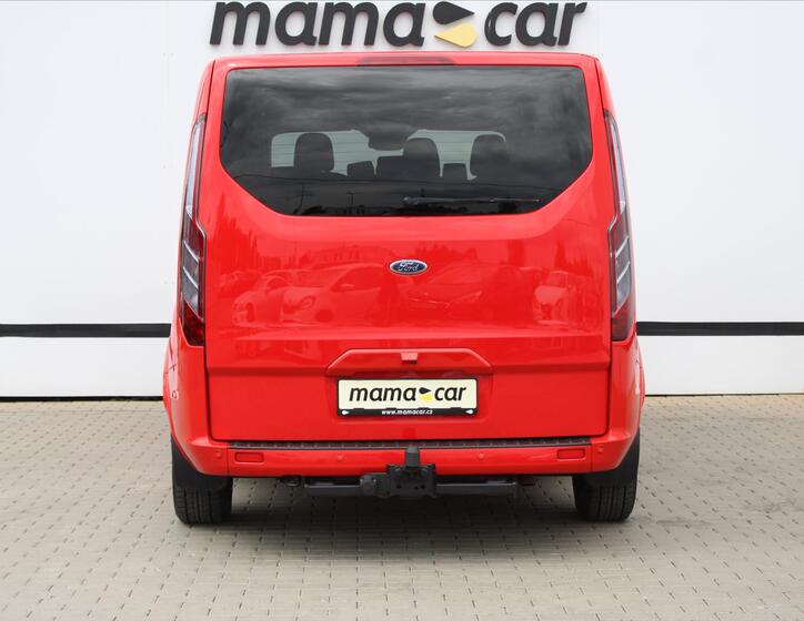 Ford Tourneo Custom 6